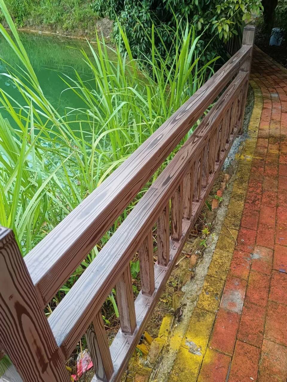 栈道护栏木纹漆厂家批发价格