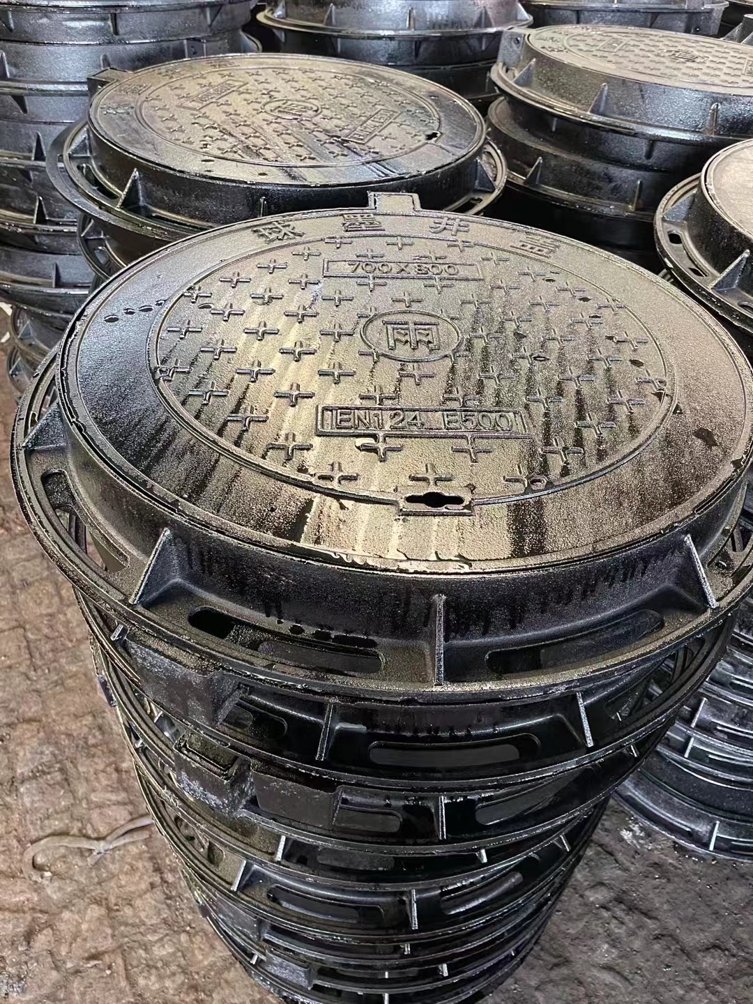 海南省儋州市轻型球墨铸铁井盖DN400*500常年现货质量保证用心经营